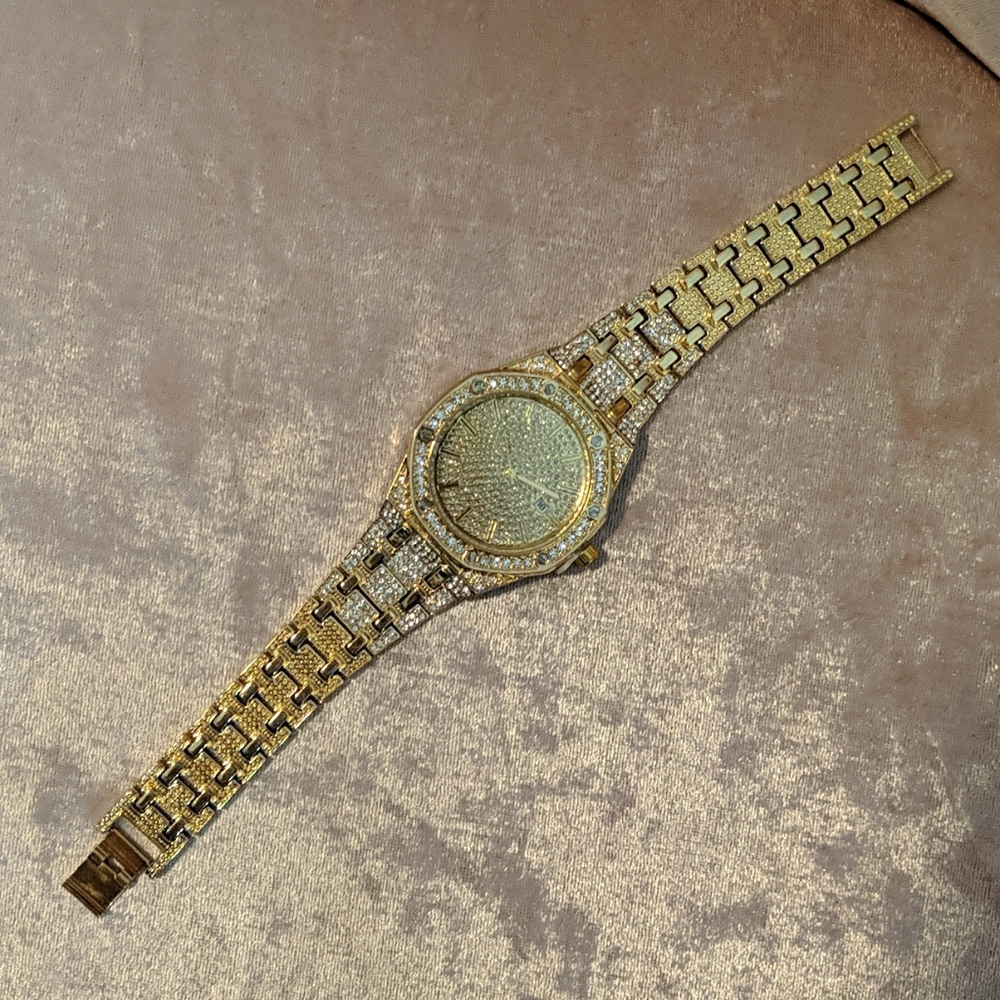 Unisex gold and bling watch